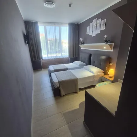Hotel Atico *